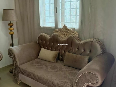 A vendre: sublime salon baroque 9 places+ table basse