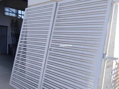 A vendre Porte Métallique