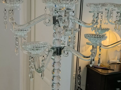Bougoire en verre de cristal à 8 branches hauteur 70 cm prix 300d