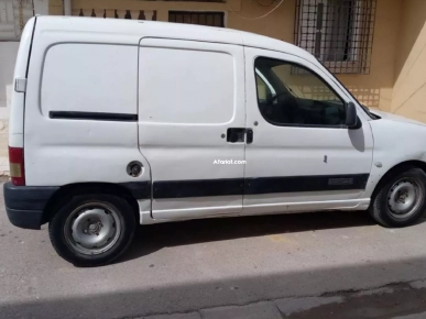 voiture commerciale Citroën berlingo moteur 1.9normal ,