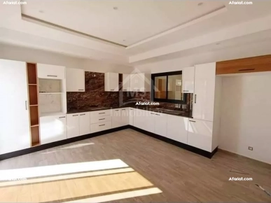 Villa toute neuve S+4 avec piscine à vendre à Hammamet Sud