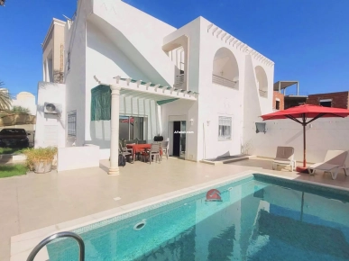 VILLA AVEC PISCINE À LA ZONE TOURISTIQUE DJERBA