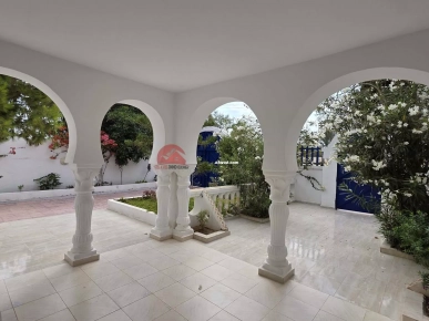 A VENDRE POUR INVESTISSEMENT LOCATIF À DJERBA ZT - RÉF V720
