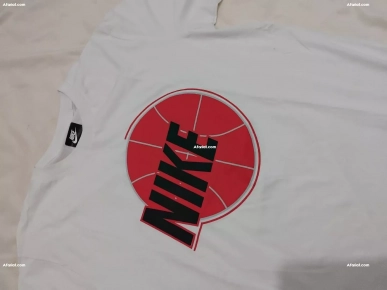 À vendre pull Nike blanc