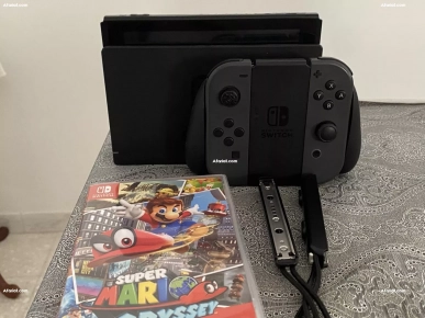 Nintendo Switch + SD 128 Go + Mario – 550 TND négociable