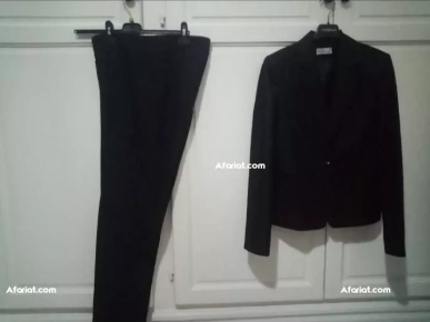 je vends un pontalon avec une veste jamais habillé