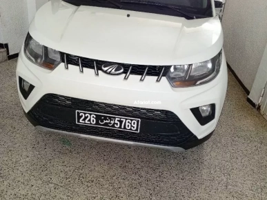 vente voiture MAHINDRA KUV 100 K8 vente voiture MAHINDRA KUV 100 K8