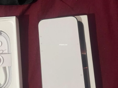 Iphone 16 Pro Max 256 Gb couleur desert importé du canada