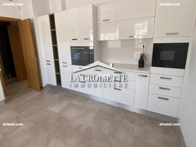 Villa S+4 avec piscine à Gammarth MVV0142