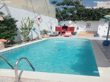 Villa avec piscine à 5 minutes a pied de la plage