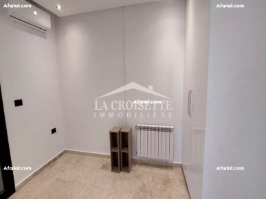 Duplex S+3 avec terrasse à La Marsa  MDL0636