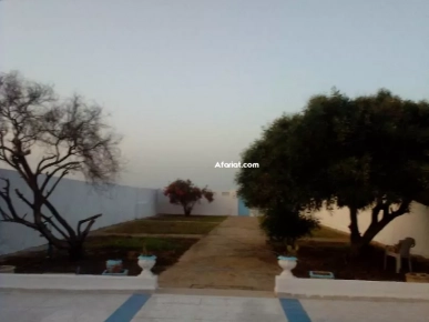 A vendre villa en face directement à la Mer Surface 120/355m2. A vendre villa en face directement à la Mer Surface 120/355m2.