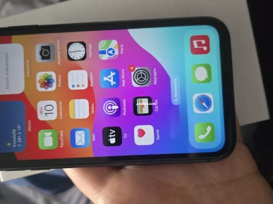 iphone 11 très bon état