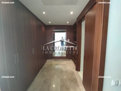 Appartement S+4 avec chambre de service aux Berges du Lac MAL0135 Appartement S+4 avec chambre de service aux Berges du Lac MAL0135
