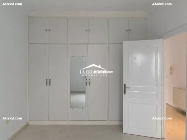 Villa S+5 à La Marsa ZVL1541