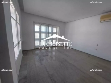 Villa S+4 avec piscine à La Marsa MVL0280