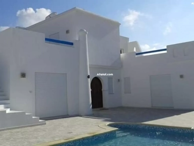 Une Villa avec piscine à vendre à Djerba