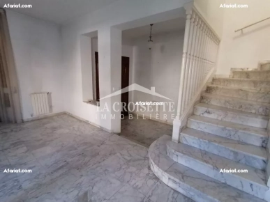 Duplex S+3 avec jardin à La Marsa MTRL0095