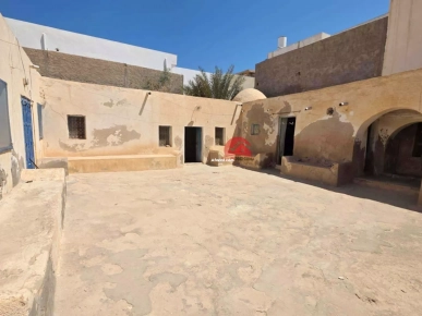 HOUCH DJERBIEN À VENDRE À HOUMT SOUK DJERBA ZU - RÉF H721