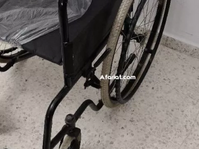 chaise roulante neuve jamais utilisée