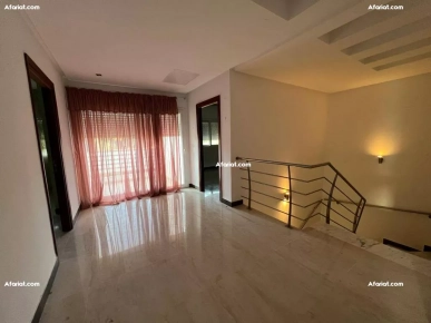 Villa S+5 avec piscine à La Marsa MVL1282
