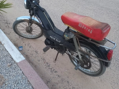 peugeot 103 à vendre tel : 20 325 562