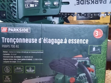 TRONÇONNEUSE PARKSIDE 700W NEUVE TRONÇONNEUSE PARKSIDE 700W NEUVE