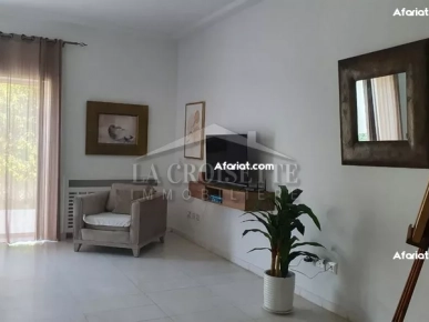 Triplex S+5 avec jardin et piscine à Gammarth MTRL0093