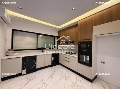 À Vendre  Villa Moderne avec Piscine- Hammamet Nord (Zone Sultan)