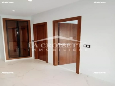 Appartement S+1 avec terrasse à La Soukra MAL1306