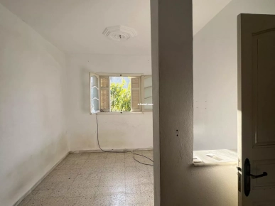 Deux maisons + un studio à vendre à Hay El Bahri 3.