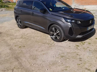 Voiture à vendre – Peugeot 5008 – Excellent état