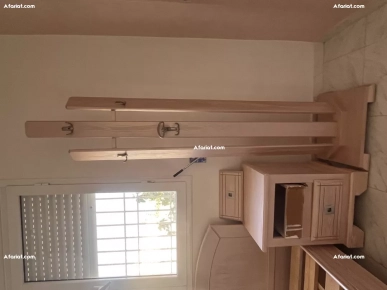 Chambre complète à vendre-lit+ bureau+table de nuit+porte manteau