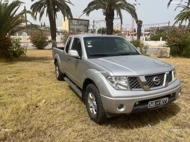 NAVARA D40