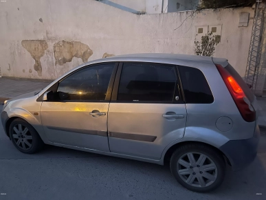 À vendre  Ford fiesta