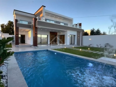Villa S+4 toute neuve avec piscine à vendre à Hammamet Sud