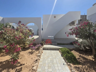 PETITE VILLA AVEC PISCINE À MIDOUN DJERBA ZU - RÉF V716