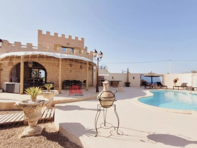 GRANDE PROPRIÉTÉ À INVESTIR À DJERBA MIDOUN
