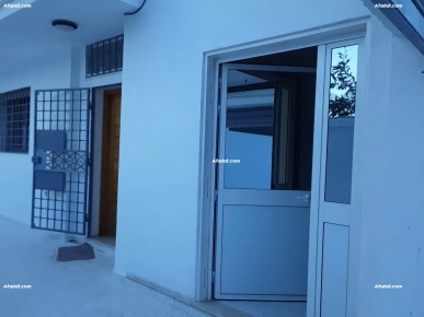 À vendre maison R+1 à la corniche