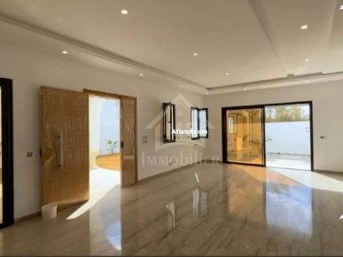 Villa toute neuve S+4 avec piscine à vendre à Hammamet Sud