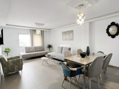 À vendre – Ensemble salon + lit avec table de chevet comme neufs