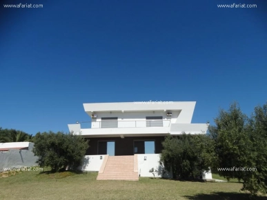 Villa SOMPTUEUSE (Réf: V1098)