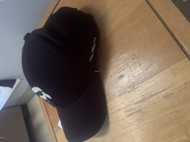 Casquette Karl Lagerfeld avec etiquette
