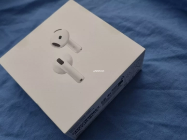 AIRPODS 4 AVEC RÉDUCTION ACTIVE DE BRUIT AIRPODS 4 AVEC RÉDUCTION ACTIVE DE BRUIT