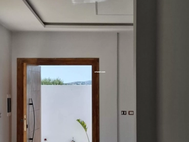 AV belle villa avec piscine de 500m pas loin de hammamet yasmnie