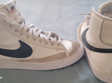 Nike Blazer T40 importé du CANADA Comme Neuf