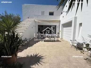 une Coquette maison à la location annuelle