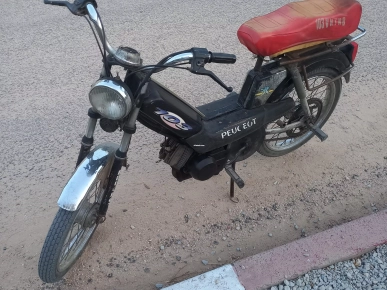 peugeot 103 à vendre tel : 20 325 562