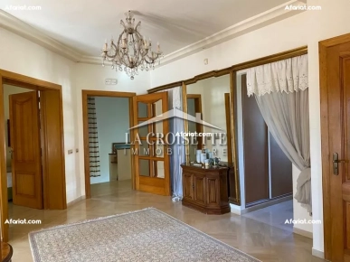 Villa de maitre S+6 à La Soukra ZVL0759