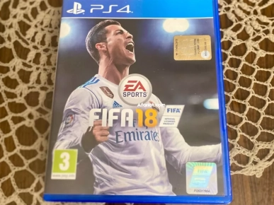 PS4 SLIM IMPORTÉ DE ITALIE 
